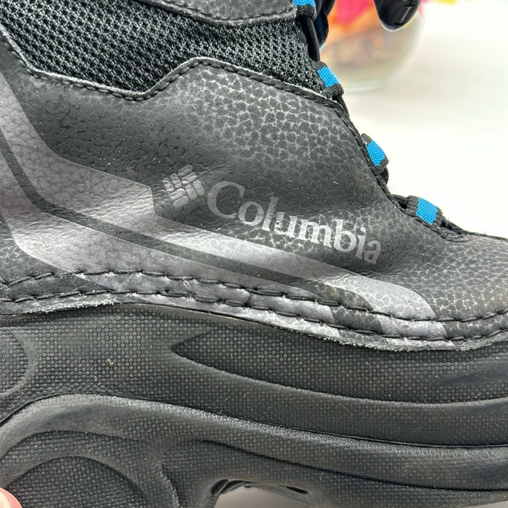 Columbia Black Blue Winter Boots Size 3 WRB6472D
